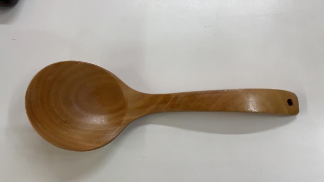 27CM CUCHARA DE MADERA ONDA
