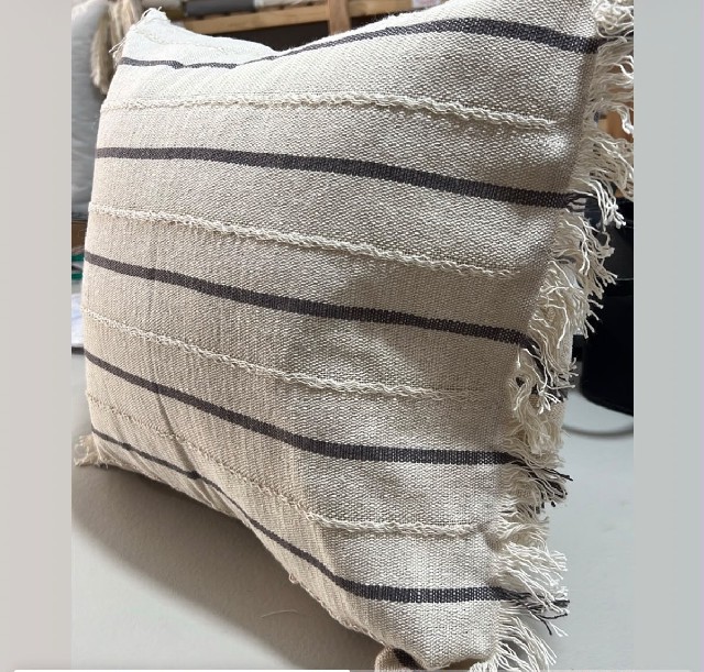 ALMOHADON RUSTICO 50X50